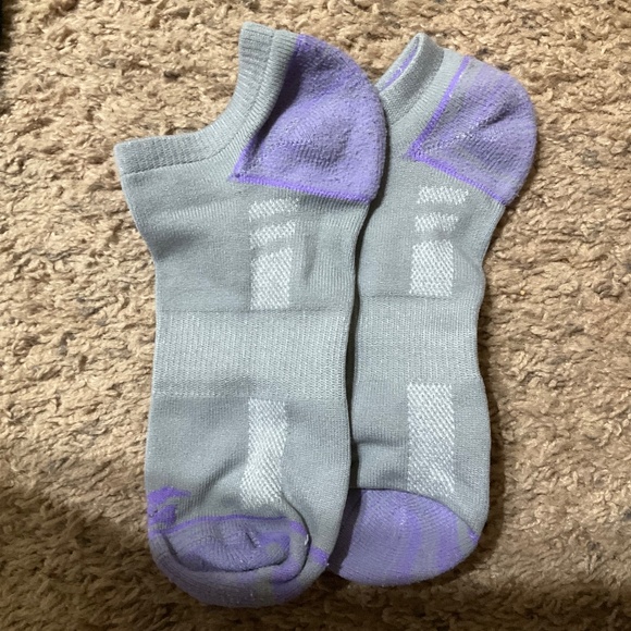 A Variety Bundle of Preloved Socks AVIA Socks - Picture 3 of 15